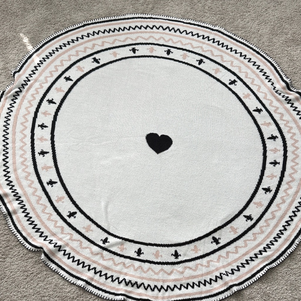 Pottery Barn Teen Black and Cream Heart Round Rug